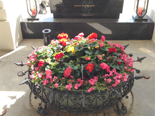 Grabgestaltung Saisonbepflanzung Sommer - (Nr. 5)