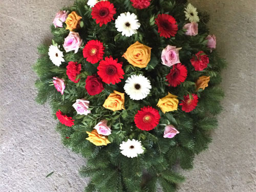 Trauerbinderei Blumengesteck mit Reisig - bunt (Nr. 19)